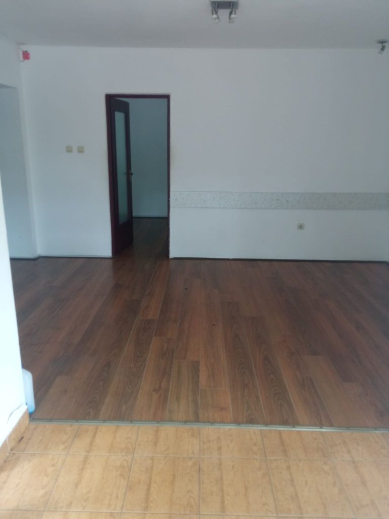 Închiriez spațiu comercial