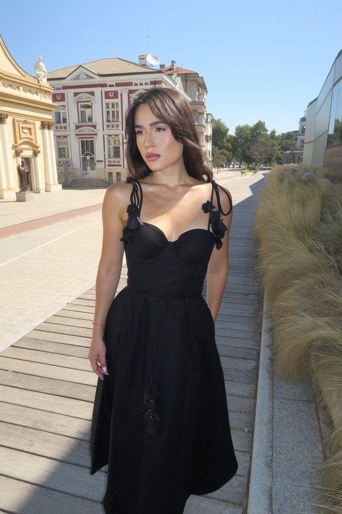 Ленена миди рокля Serena от S-XL в черно, бяло, праскова