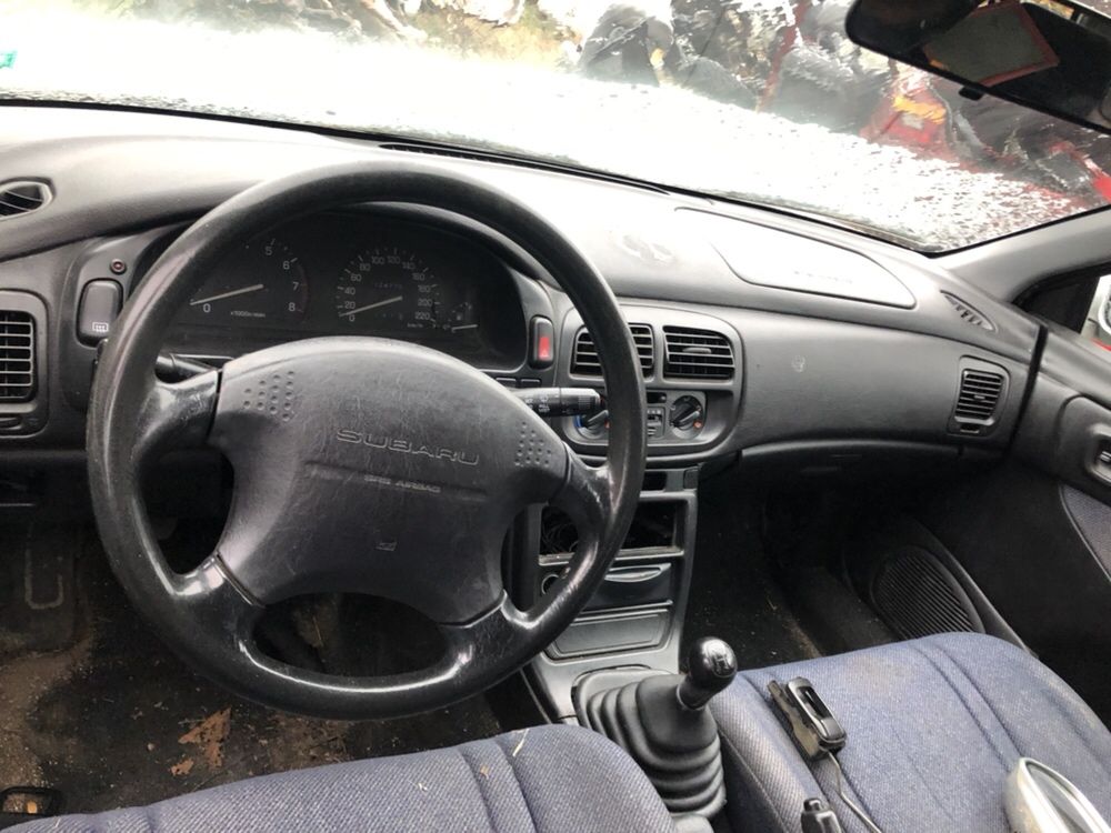 Subaru Impreza 2.0i на части