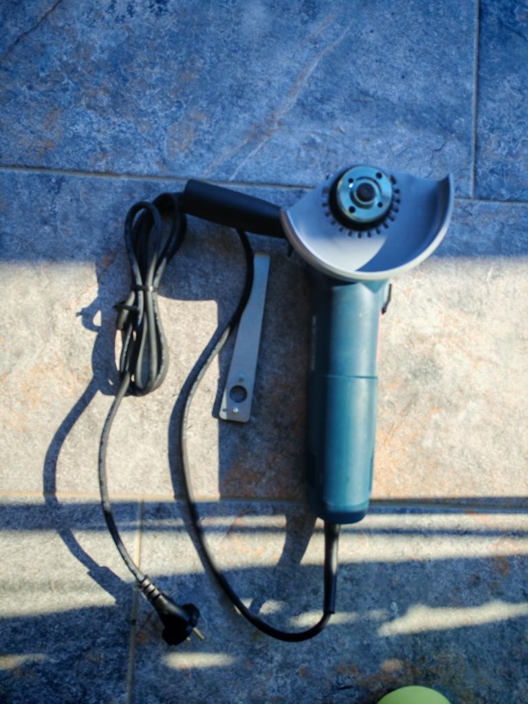 Polizor unghiular GWS 1000 profesional