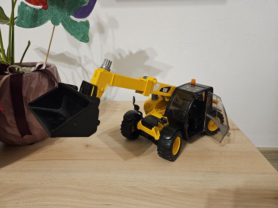 Incarcator telescopic Caterpillar Bruder