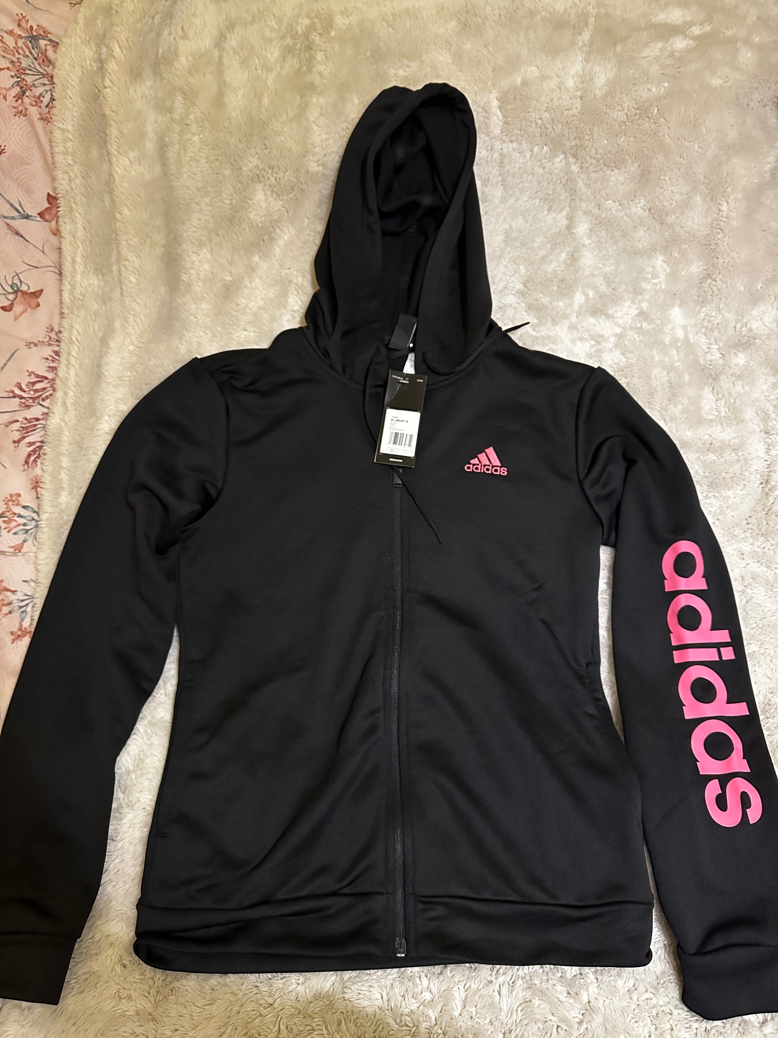 Дамски анцуг Adidas от две части НАМАЛЕНИЕ