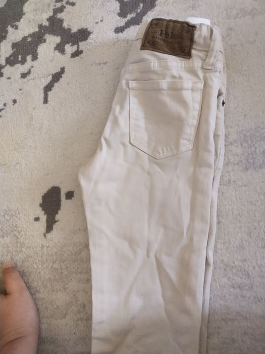 Брюкчалар сотилади .