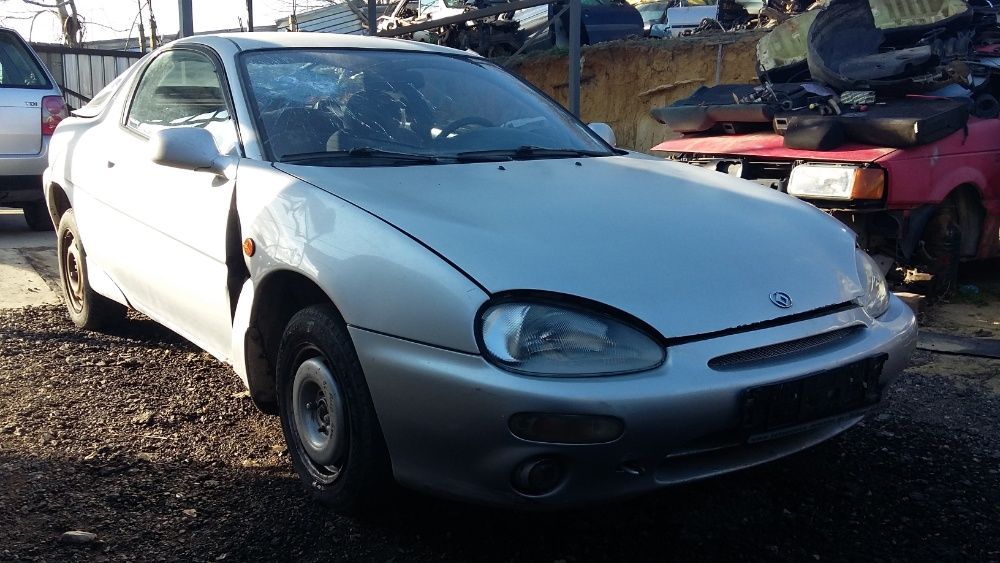 Мазда МХ3 1.8 Mazda MX3 1.8i на- части
