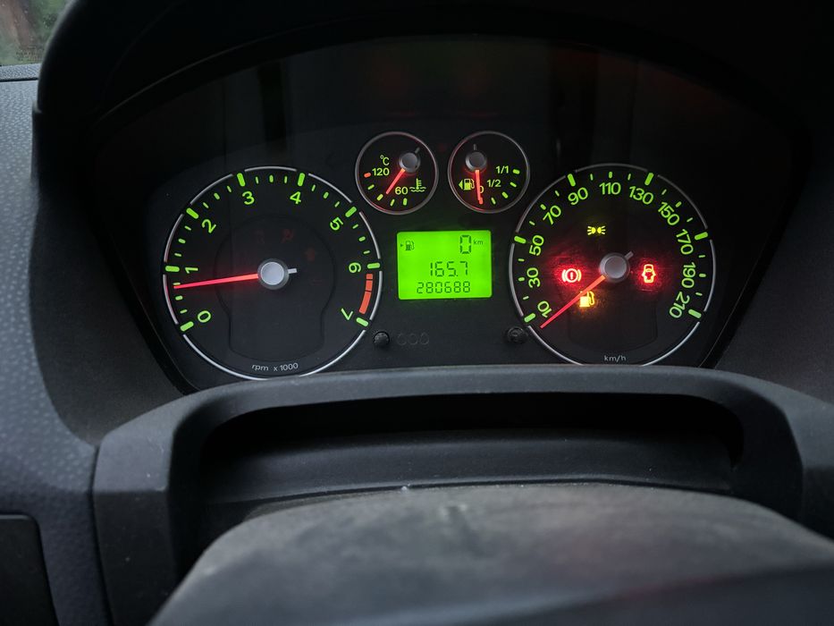 Форд фиеста 1.4 бензин на части.