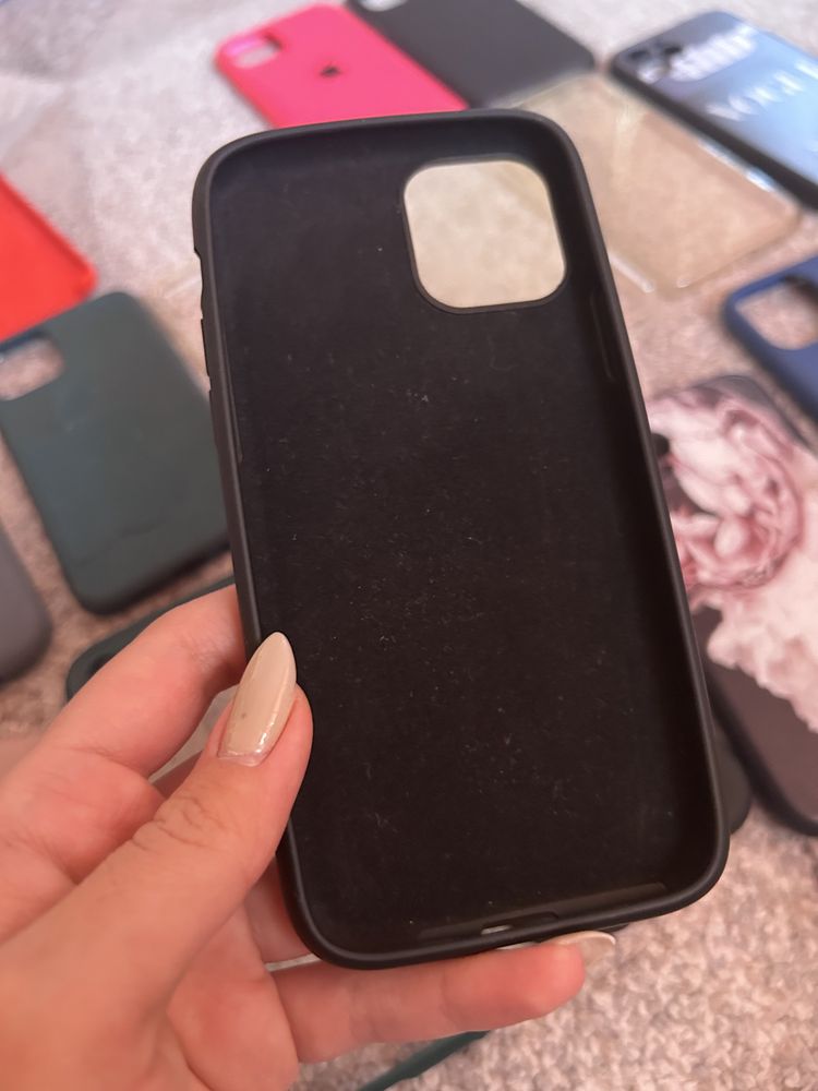 Кейсове за iphone 11 , 12