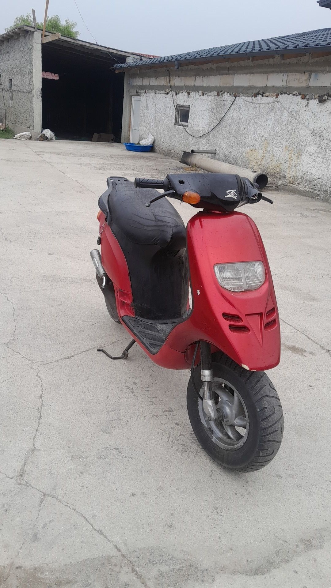 Vand sau schimb cu piagio cu pedale sau scuter electric
