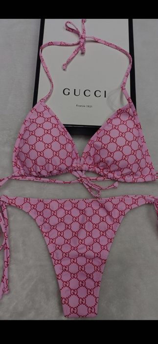 Costum de baie Gucci model 2026