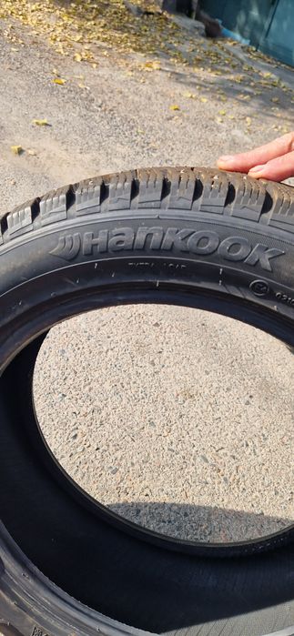 Резина шипованая хенкок месяц ездила можно сказать новая