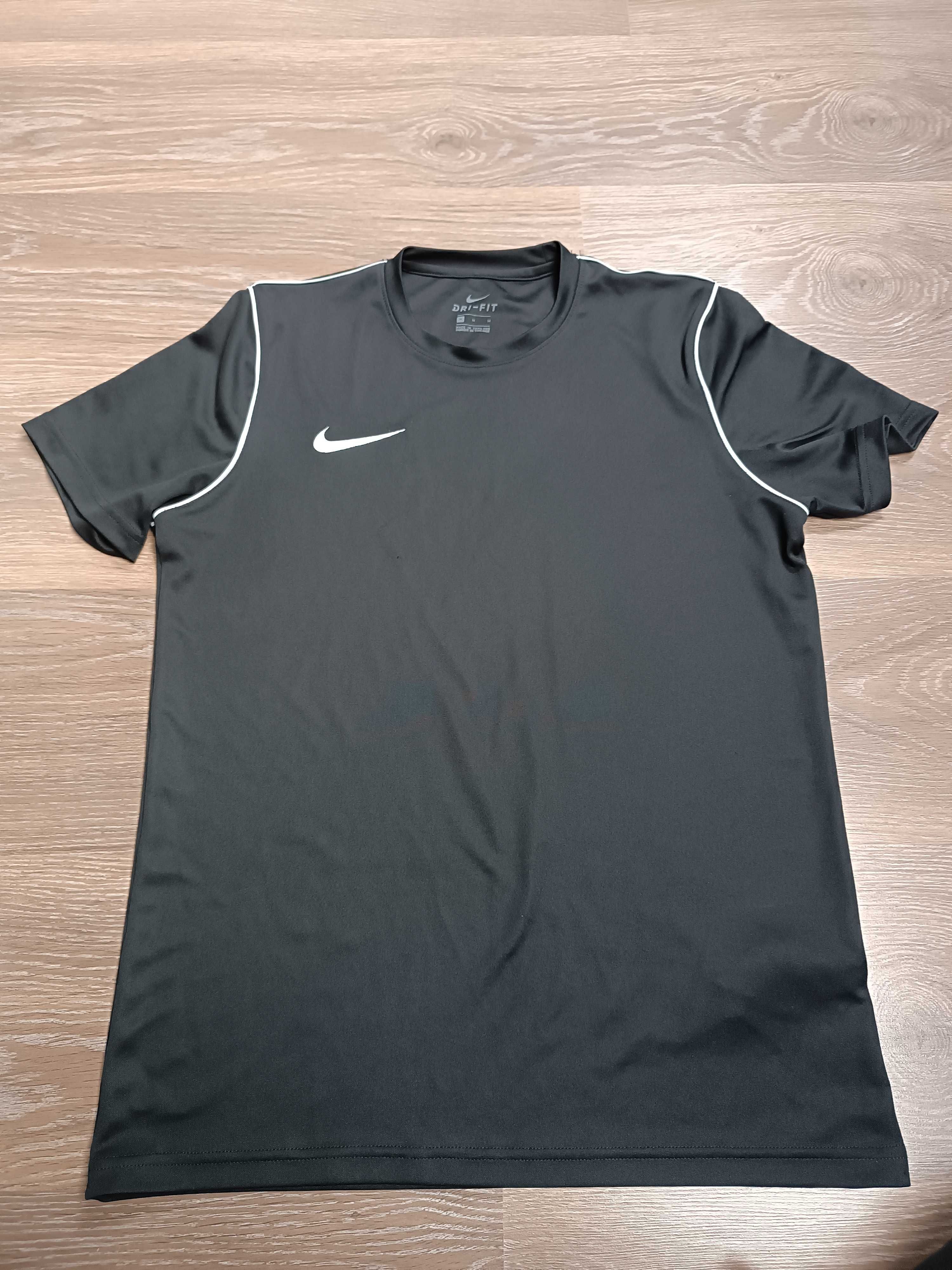 Спортна тениска Nike