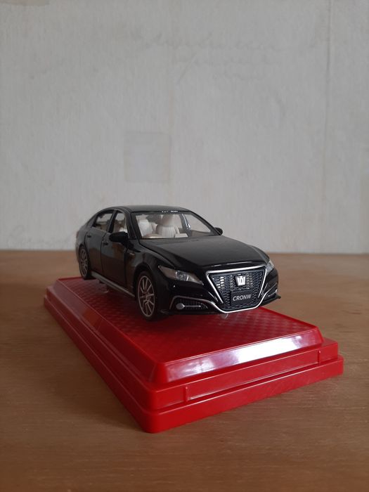 Продаются модели.