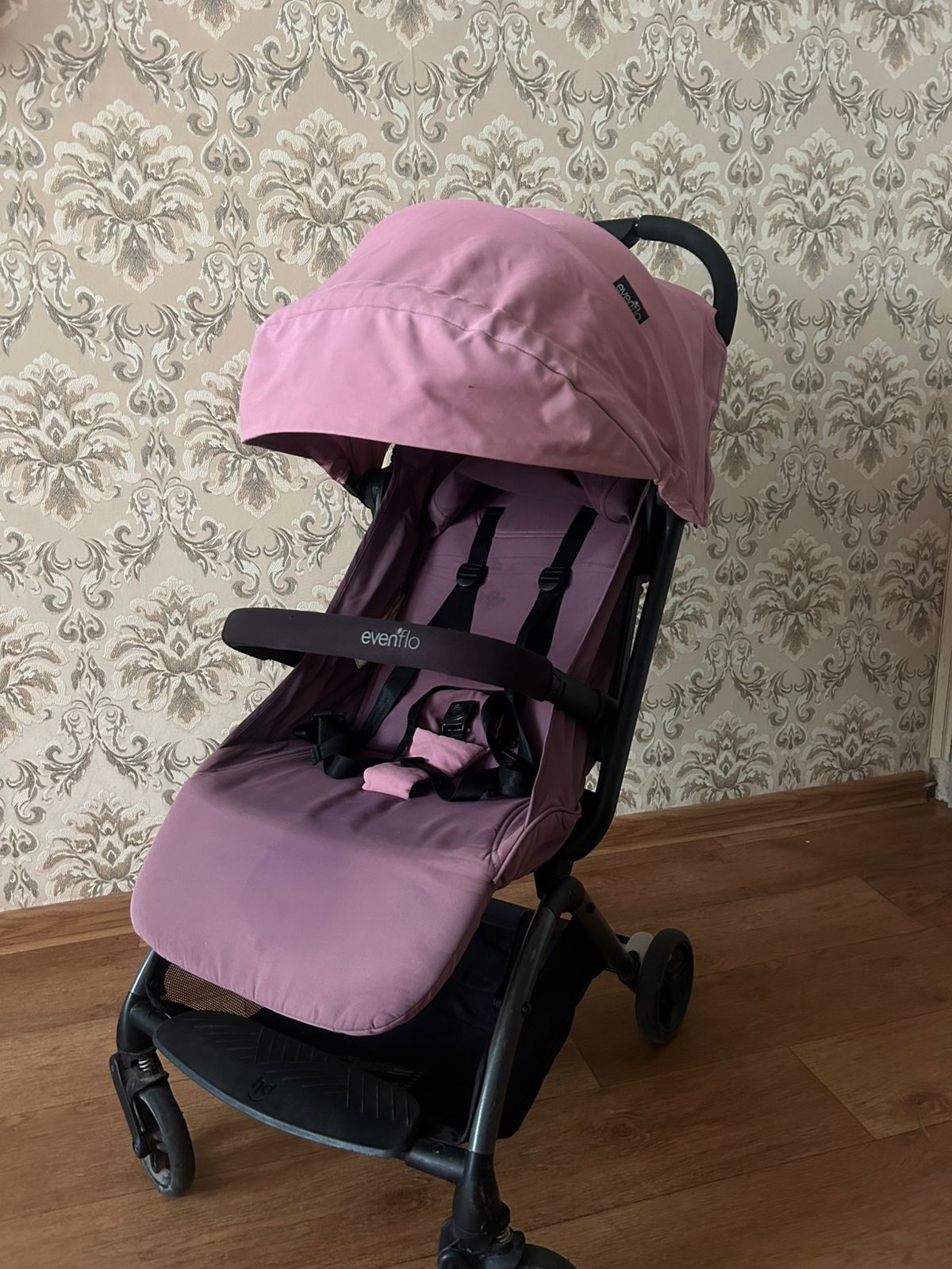 Продаю прогулочную коляску Happy Baby