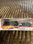 Vând set HotWheels Premium-Track Day