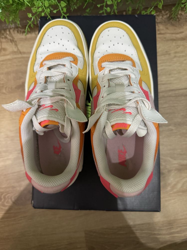Дамски кецове Nike Air Force 1 FONTANKA SB