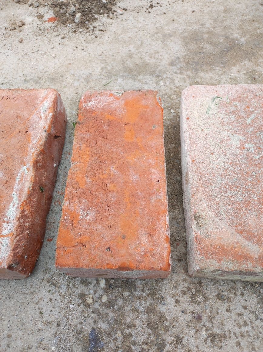 Vând Cărămizi din demolare