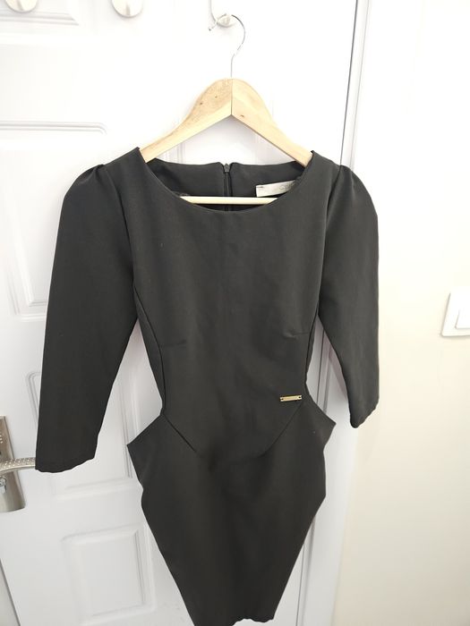 Стилна черна рокля