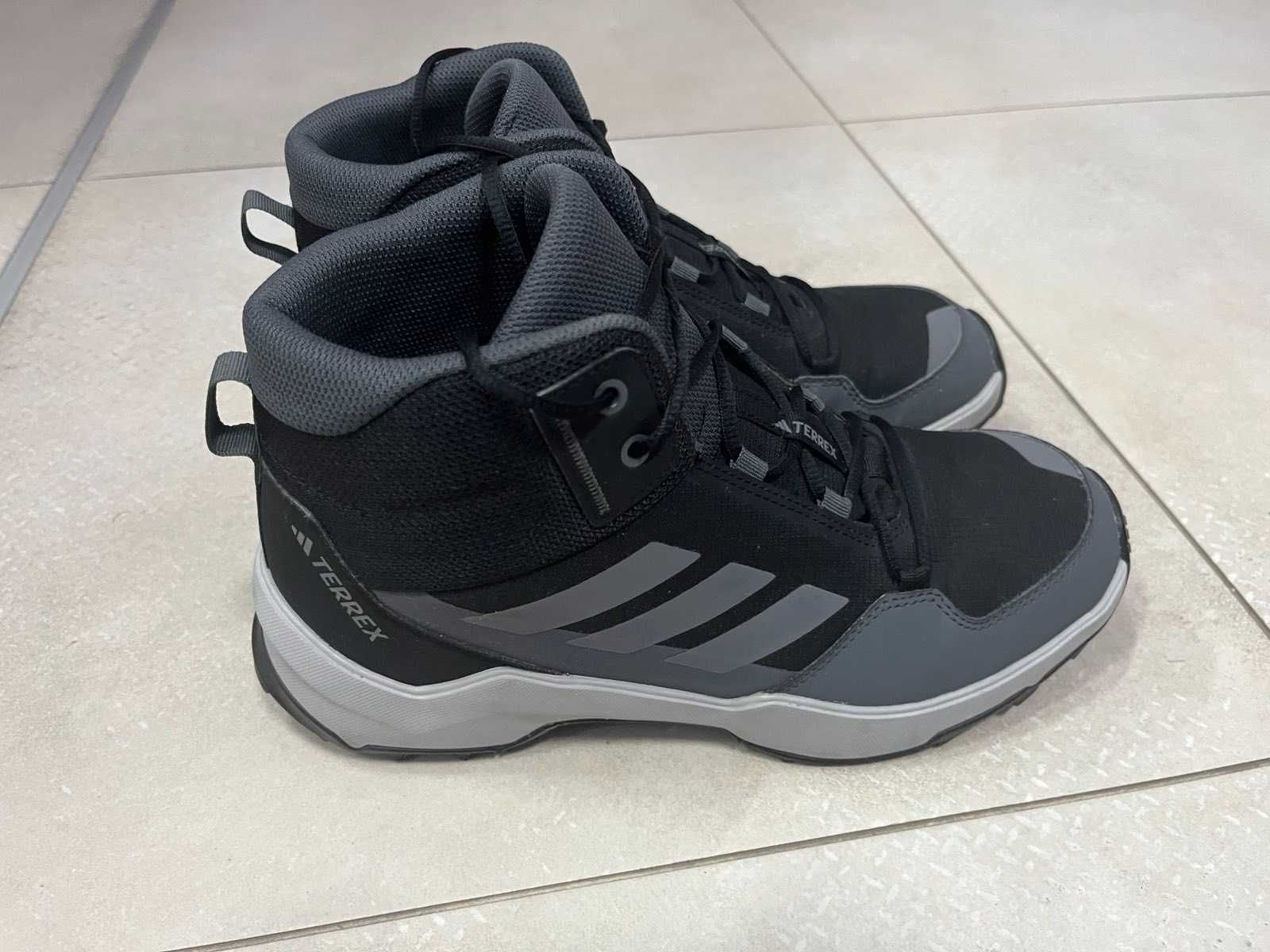 Детски зимни обувки Adidas Terrex (39 и 1/3)