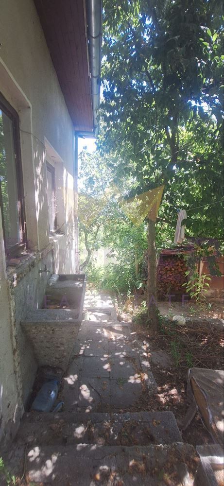 Къща в Варна, област-с.Бенковски площ 100 цена 95000