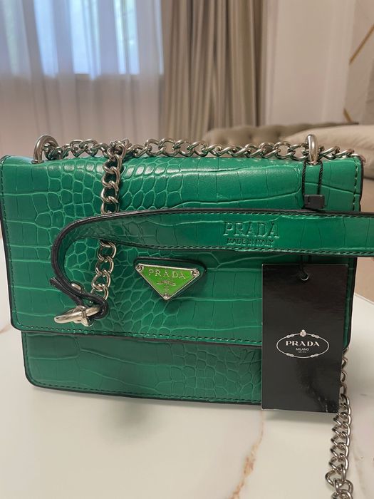 Geanta Prada nouă de femei din piele