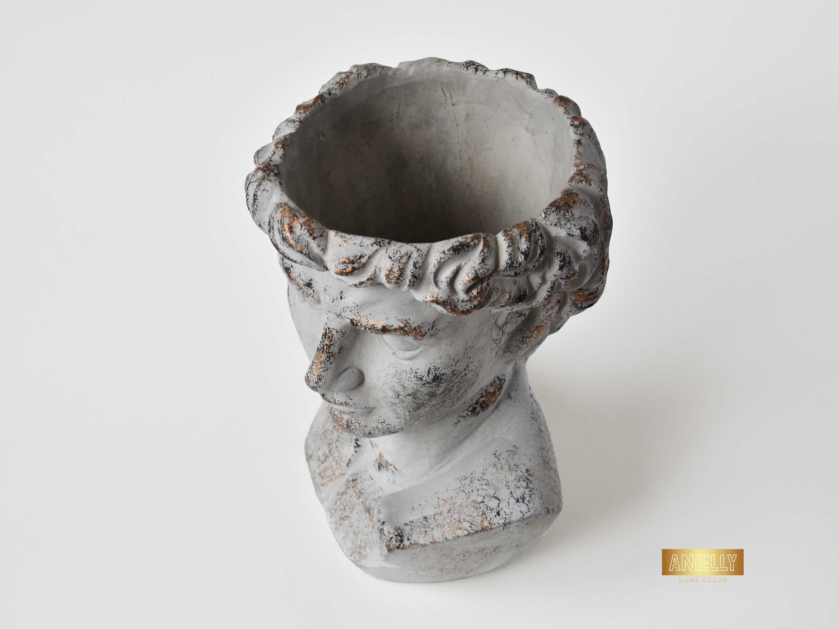 Декоративна ваза скулптура / Градинска ваза с формата на мъжки бюст