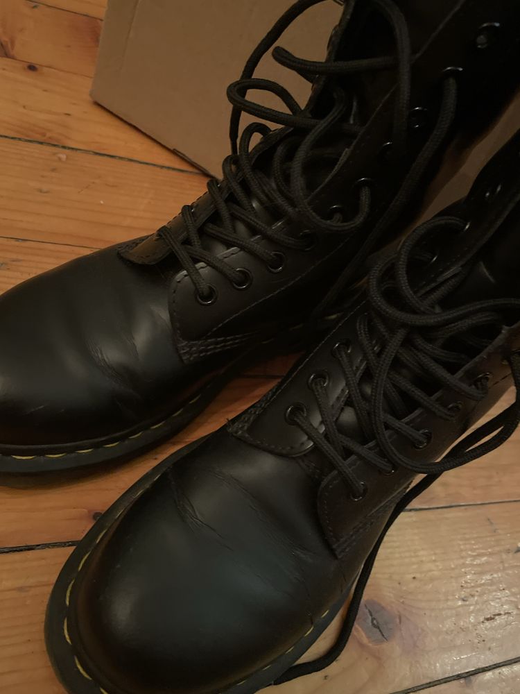 DrMartens, 1490 37н