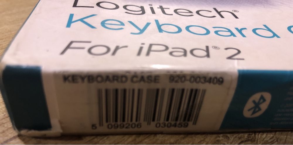 Vand tastatura Logitech pentru Ipad