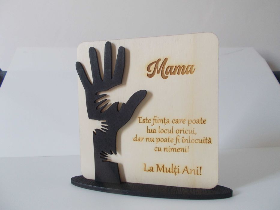 Decoratiune personalizata din lemn