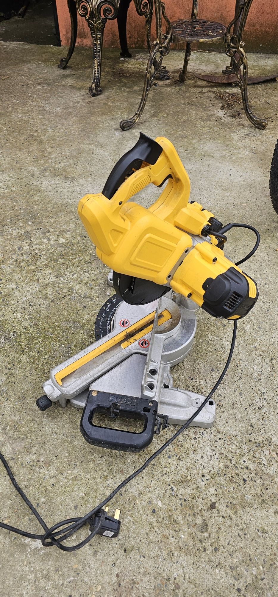 circular dewalt dws774