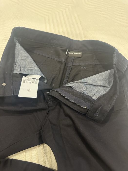 Дамски нови тъмносини дънки на Емпорио Армани