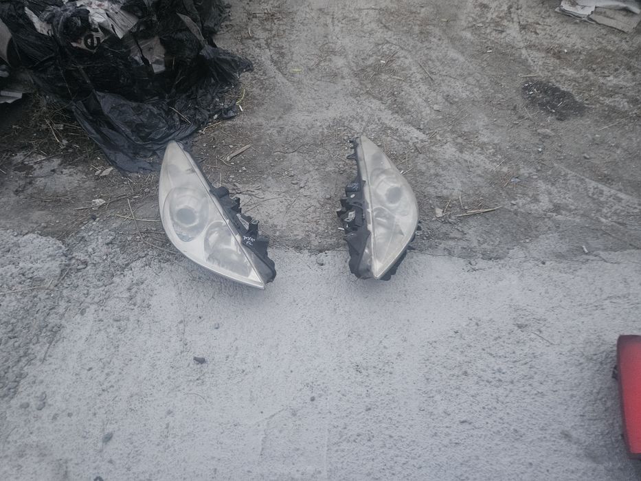 Faruri Peugeot 307 cu lupa facelift