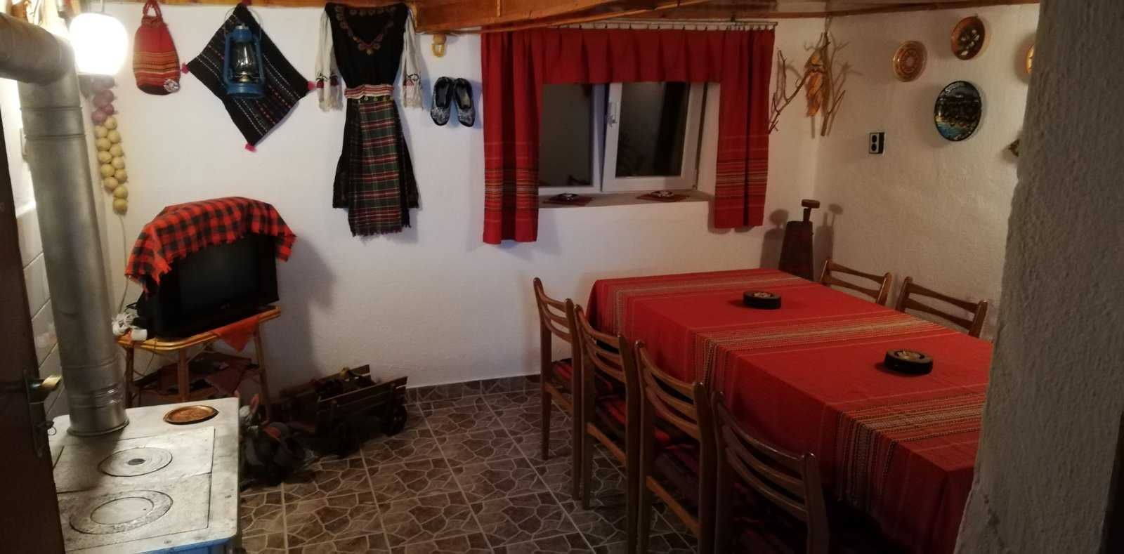 Продавам къща, област София, село Стамболово.