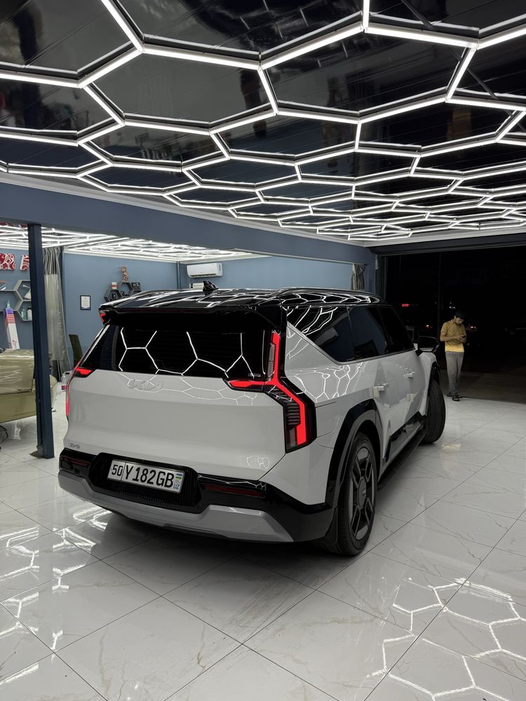 Kia ev9 Elektromabil sotiladi