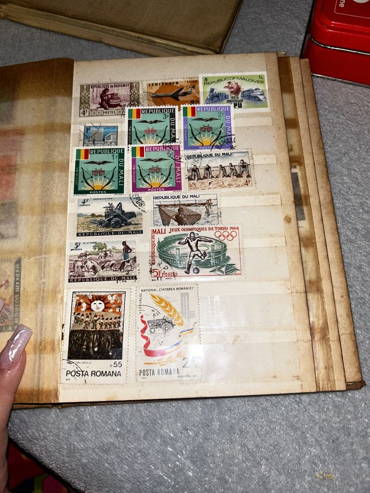 Vand clasor cu timbre vechi