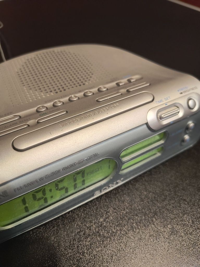 Radio SONY Dream Machine FM/MW/LW model ICF-C273L