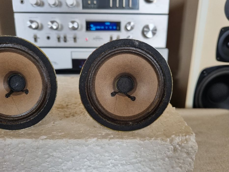 Set Difuzoare Medii Grundig. 4 ohms, 10 watts,8,9 cm. Impecabile.