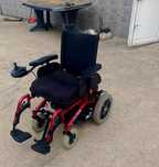 Căruț electric pentru persoane cu dizabilități invacare
