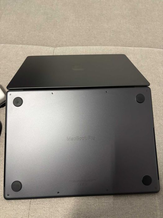 MacBook Pro 14", M4 Max, 48 GB RAM, 1 TB SSD