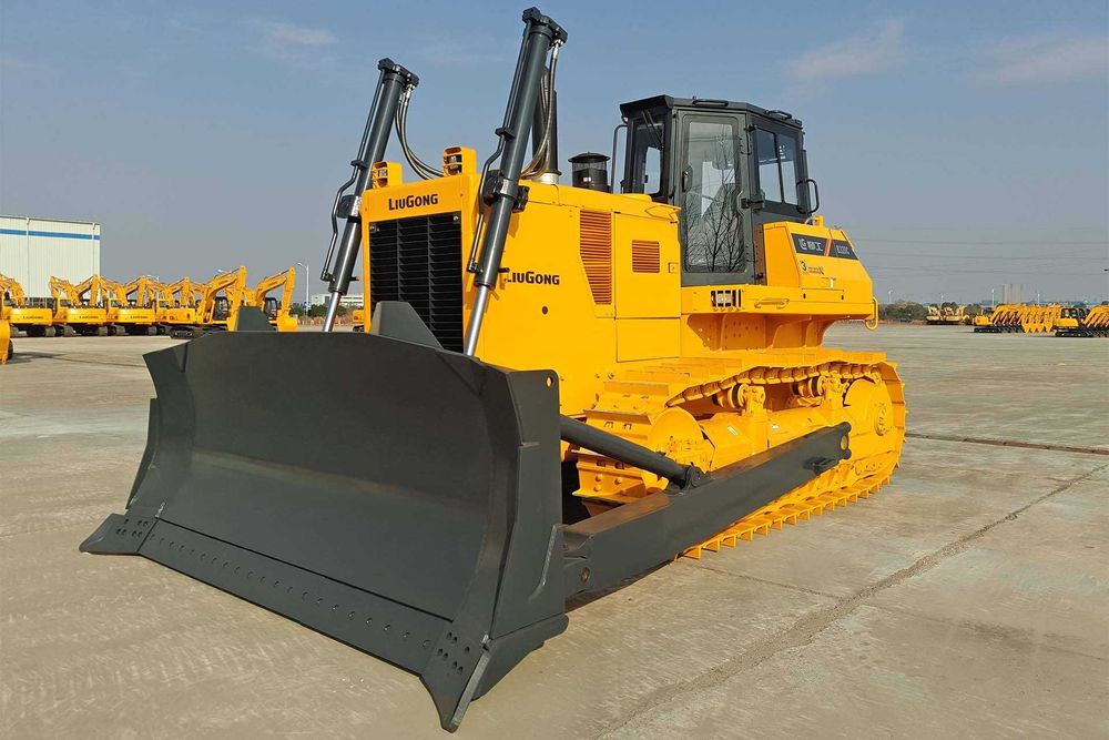 Бульдозер B230C — 240 л.с., 7.8 м³ отвал, 24.5 тонн, Кредит / Лизинг