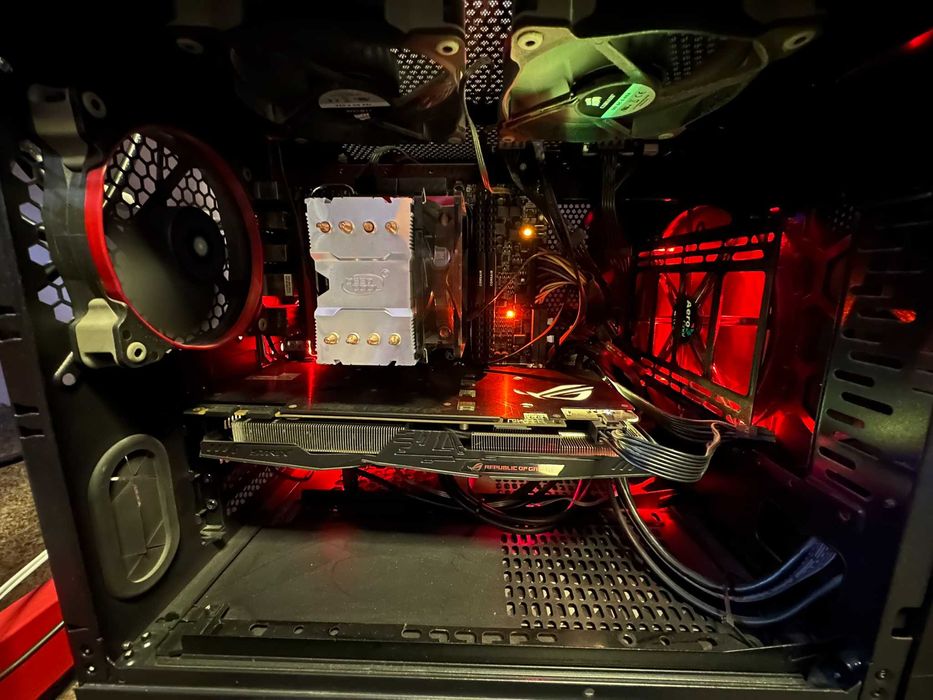 PC Gaming cu periferice, i7-5820K, 32GB DDR4, GTX 1070 8GB, SSD, 1000W