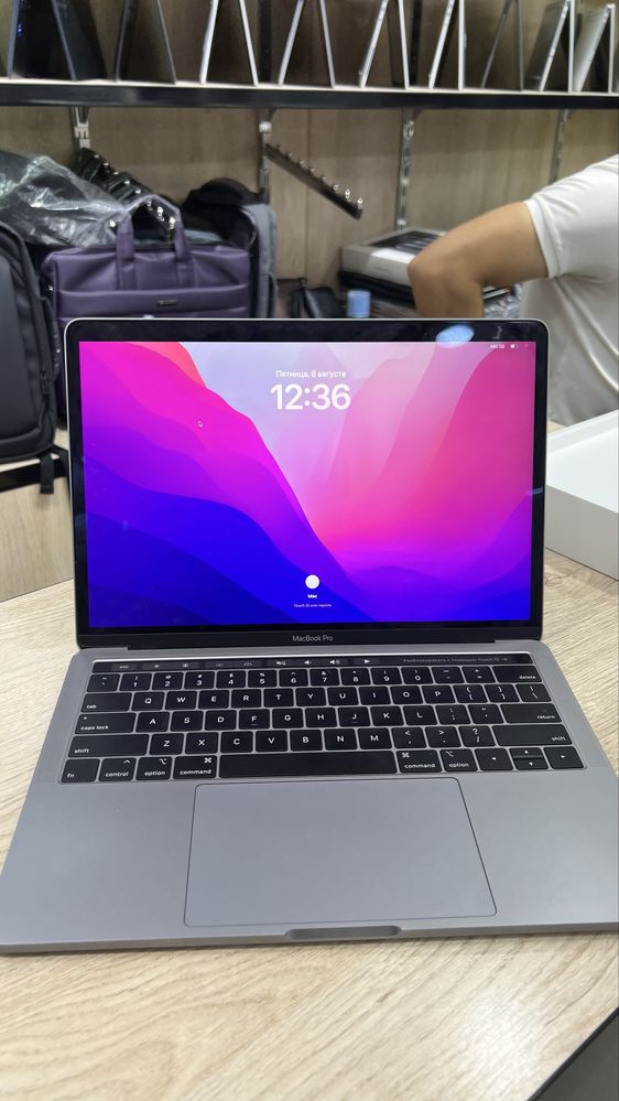 Продаетья mackbook pro 13inch