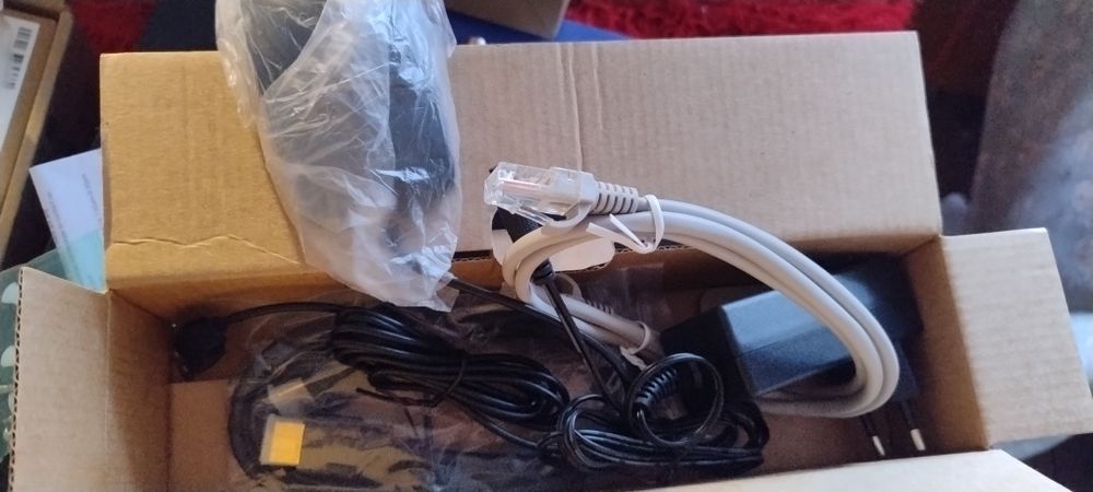 ANNKE DVR/NVR DW81KD 8 канален 2TB(toshiba)+4бр. 5MP камери