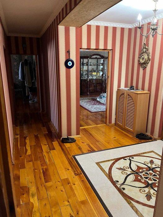 Срочно продаю СВОЮ квартиру в банковском доме Хувайдо. Беруни метро.