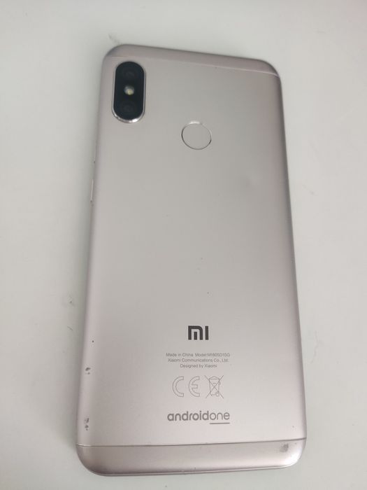 Продам телефон Xiaomi mi A2 lite Gold.