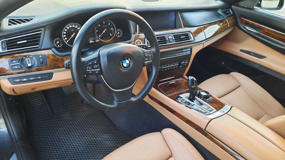 BMW 740d Comfort краска тоза, 2013 йил  76 000 км юрган