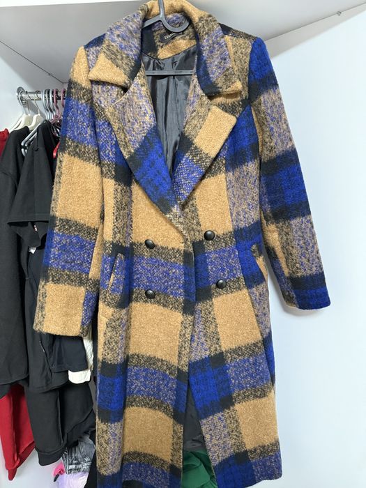 Дълго зимно шарено палто