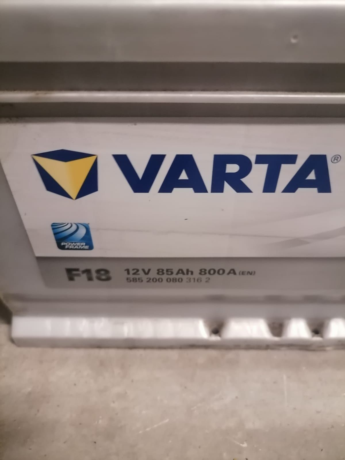 Vând baterie auto Varta Silver 85 amperi import Germania