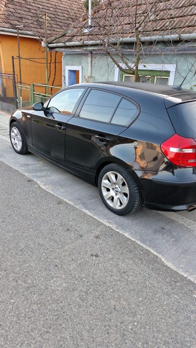 Vând bmw seria 1