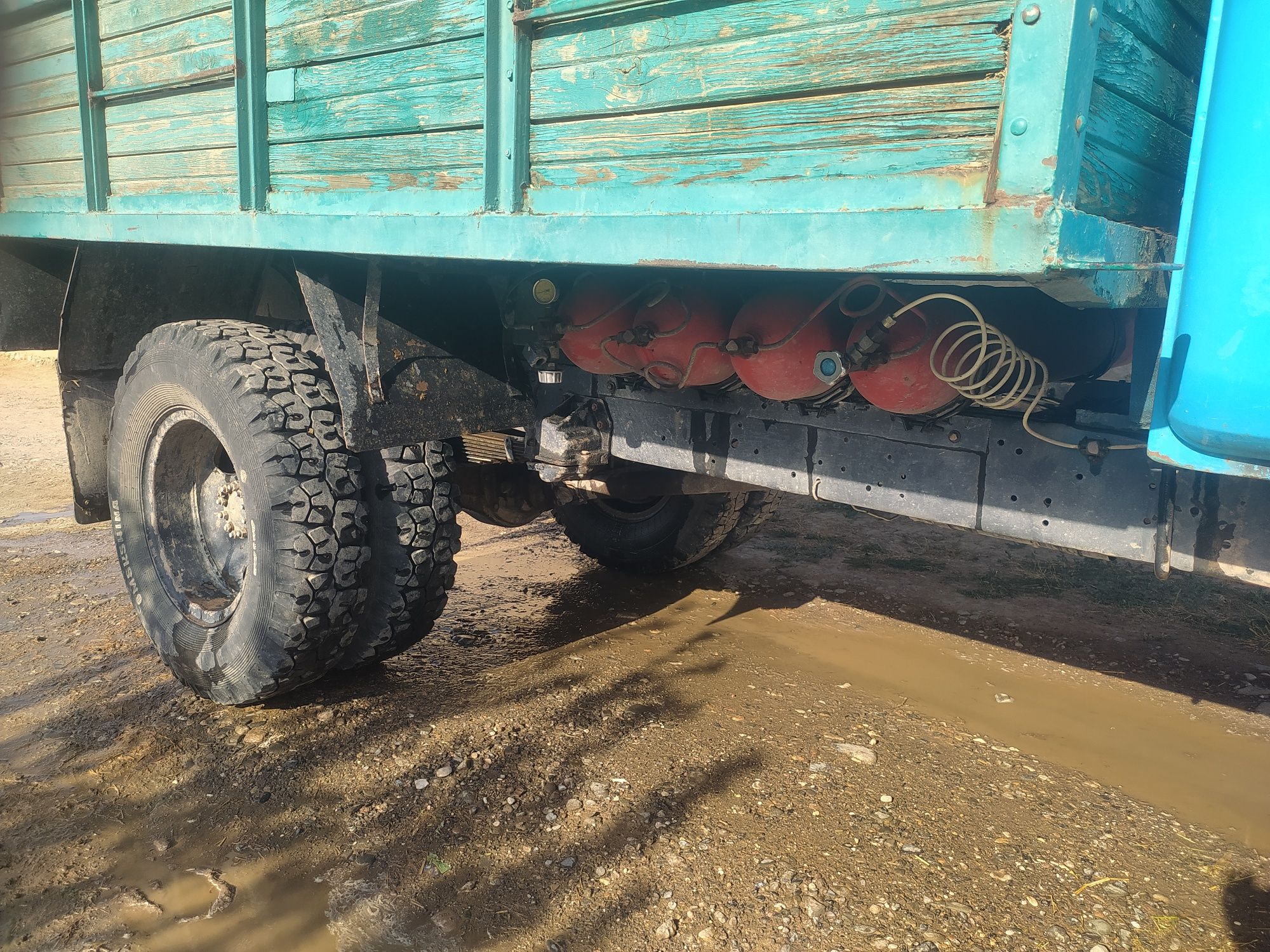 Gaz 53 3307 sotiladi