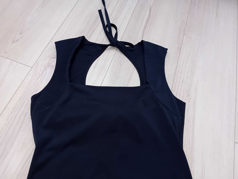 Официални рокли М размер