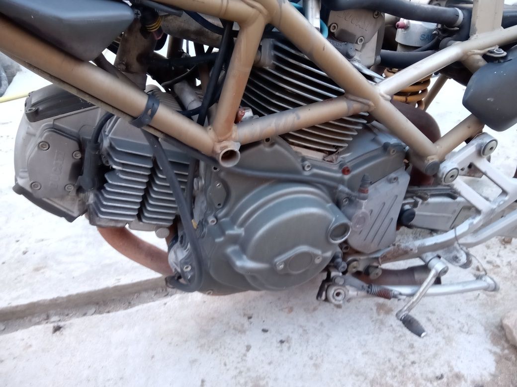 Само на части Ducati monster 600